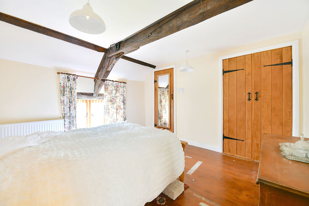 Bedroom- click for photo gallery